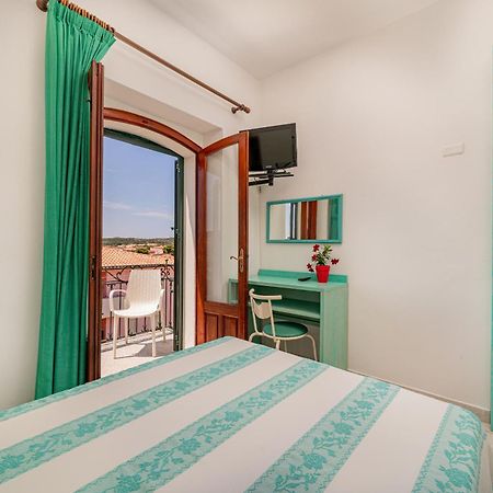 Hotel Marinaro Santa Teresa Gallura Kültér fotó