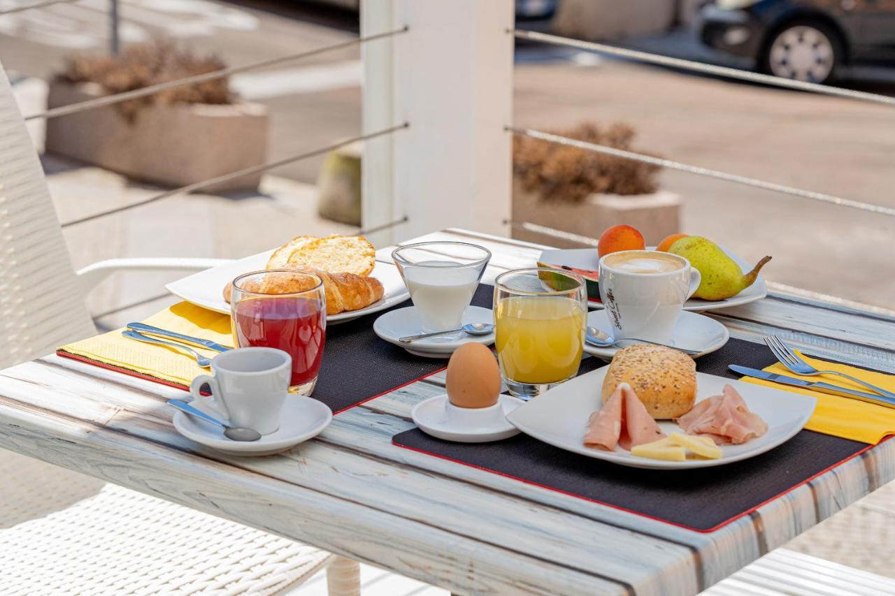 Hotel Marinaro Santa Teresa Gallura Kültér fotó