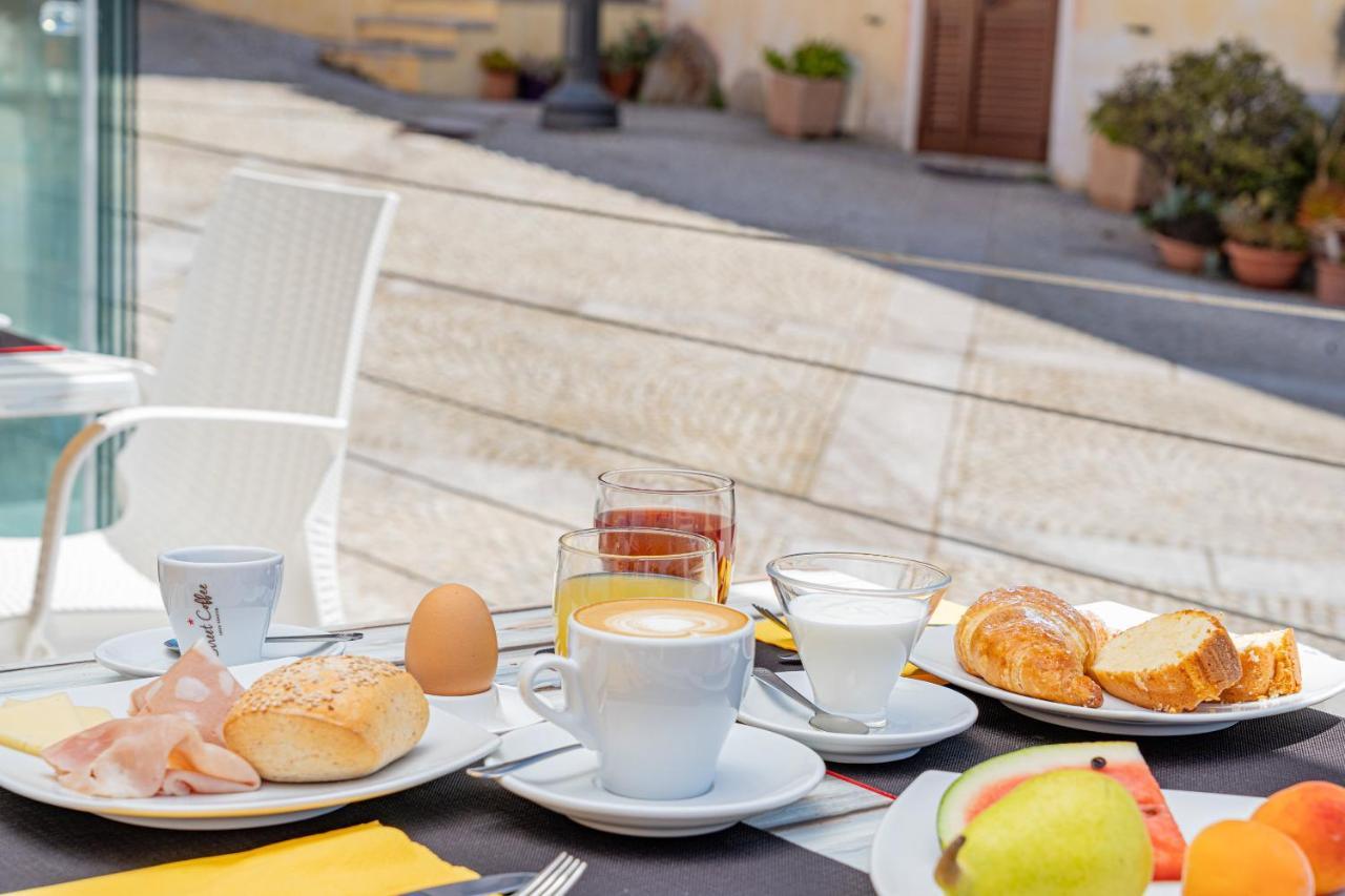 Hotel Marinaro Santa Teresa Gallura Kültér fotó