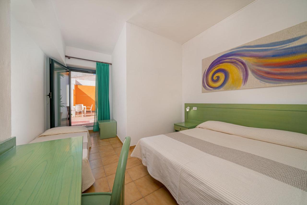 Hotel Marinaro Santa Teresa Gallura Kültér fotó