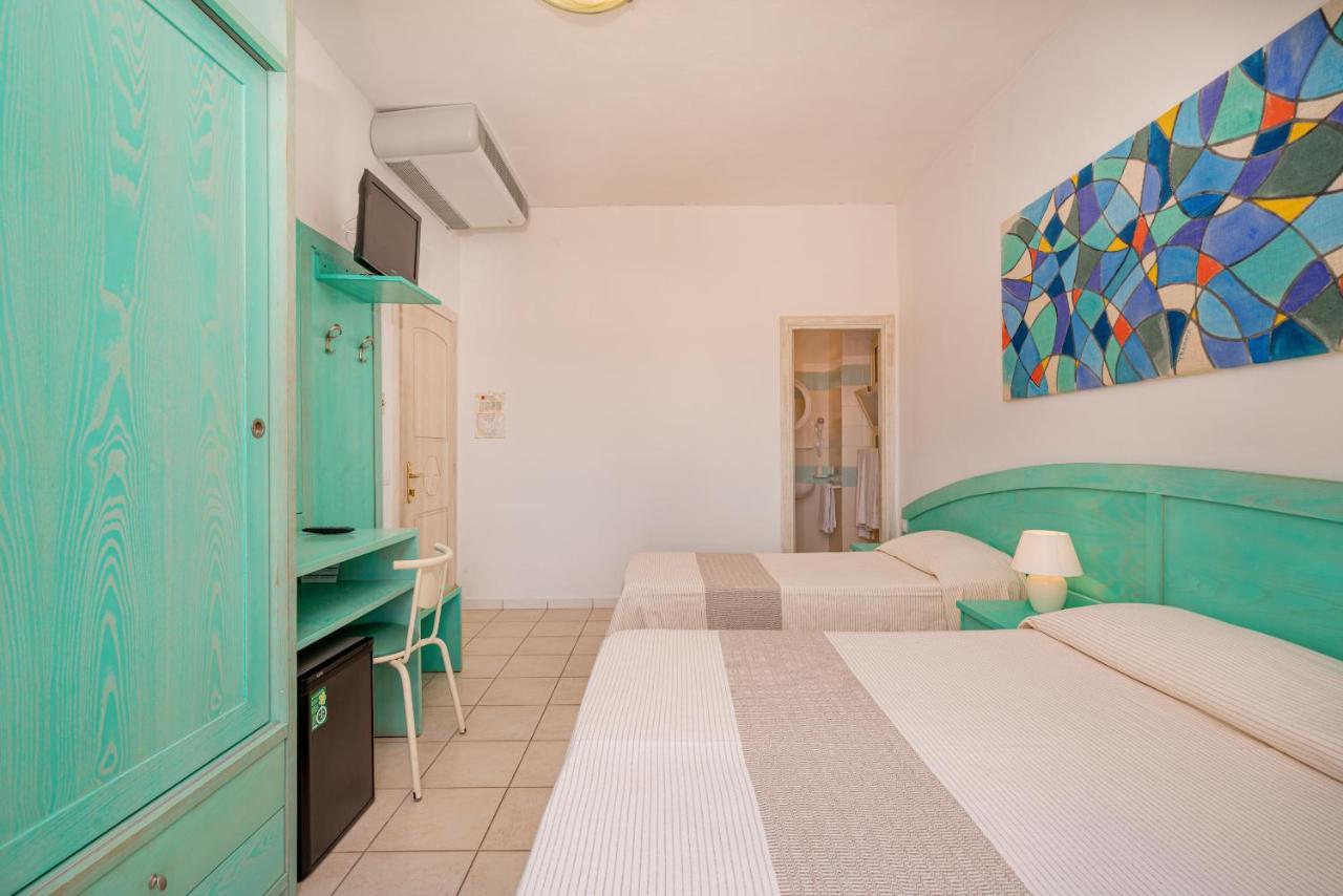 Hotel Marinaro Santa Teresa Gallura Kültér fotó
