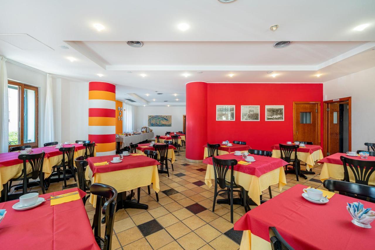 Hotel Marinaro Santa Teresa Gallura Kültér fotó